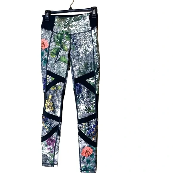 Calla by Carrie Underwood Limited Edition Leggings Floral Fleuria Size Small - Picture 2 of 9